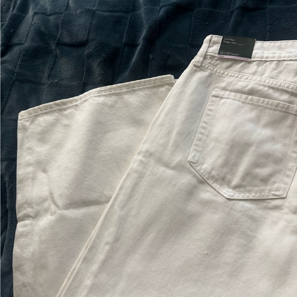 Women's White Wide-Leg Jeans - Picture 4 of 4